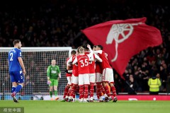 生无可恋！前曼联中场汉尼拔压哨送利物浦点球 双手捂脸+眼神迷离